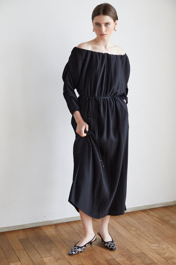 Isabel Pleated Dress <br> -BLK-