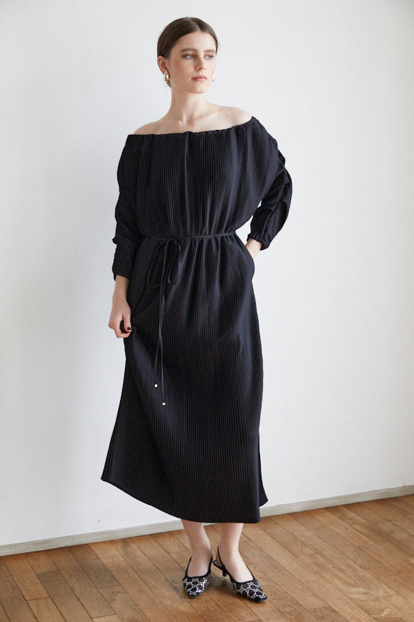 Isabel Pleated Dress <br> -BLK-