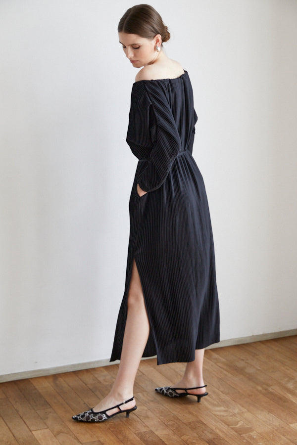 Isabel Pleated Dress <br> -BLK-