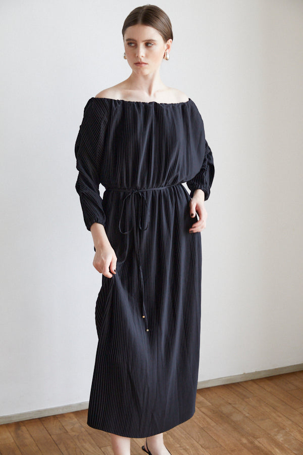 Isabel Pleated Dress <br> -BLK-