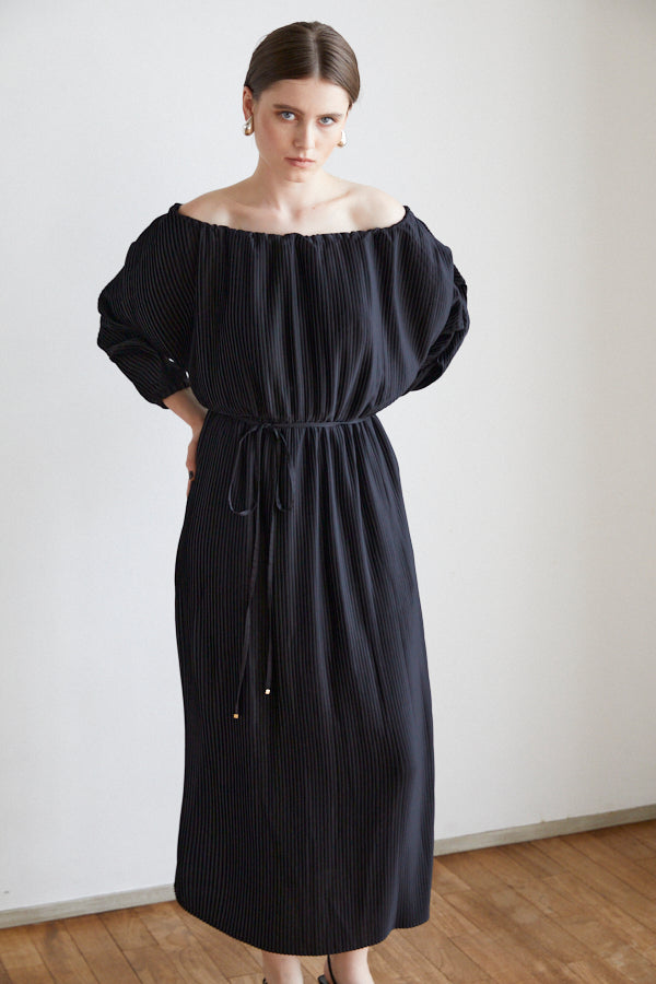 Isabel Pleated Dress <br> -BLK-