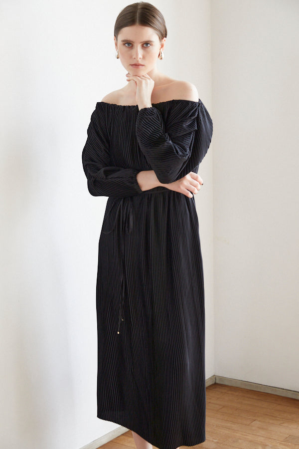 Isabel Pleated Dress <br> -BLK-