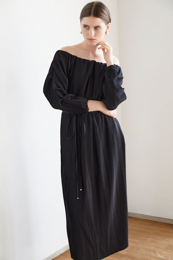 Isabel Pleated Dress <br> -BLK-