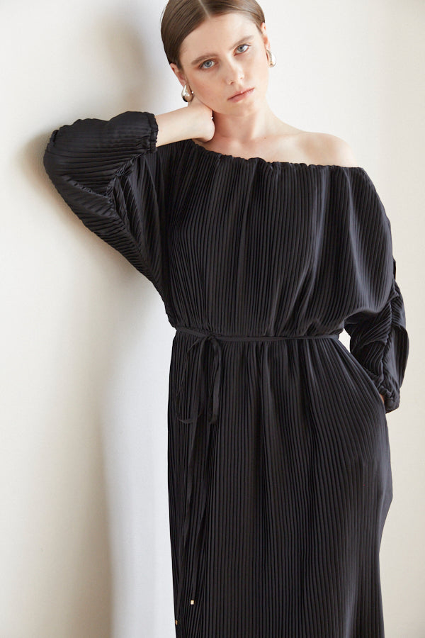 Isabel Pleated Dress <br> -BLK-