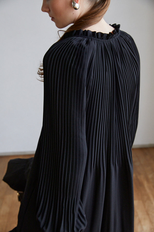 Marion Pleated Dress <br> -BLK-