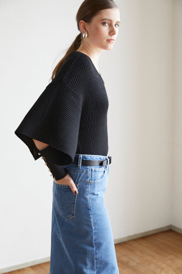 Margot Open Sleeve Knit pullover  <br> -BLK-