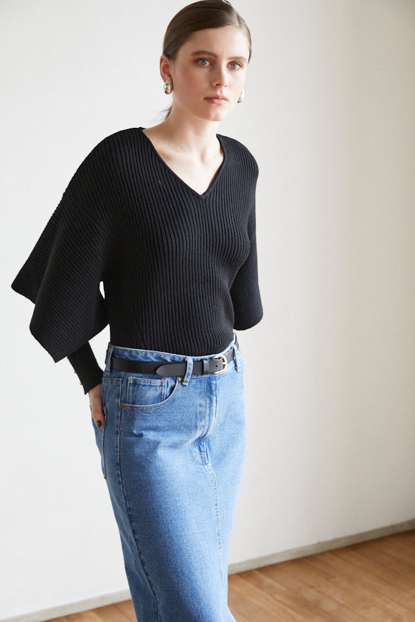 Margot Open Sleeve Knit pullover  <br> -BLK-