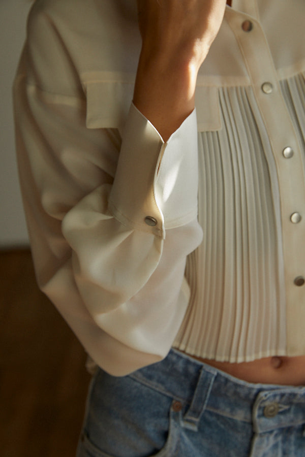 Julia Pleated Shirt  <br> -WHT-