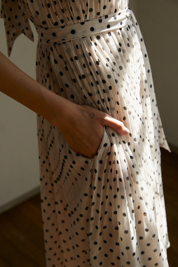 Agnes Pleated Long Dress <br> -IVO×bk.dot.-