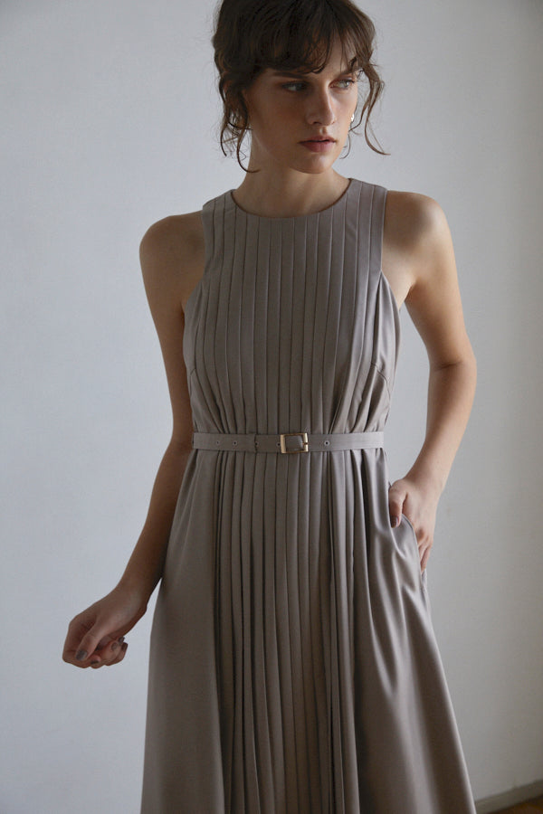 Emilia Pleated Dress -BEG-