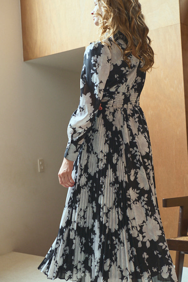 Abby Flower Dress  <br> -BLK.pt-