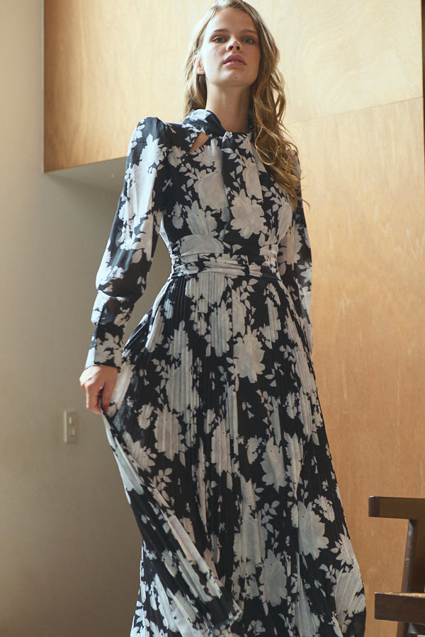 Abby Flower Dress  <br> -BLK.pt-