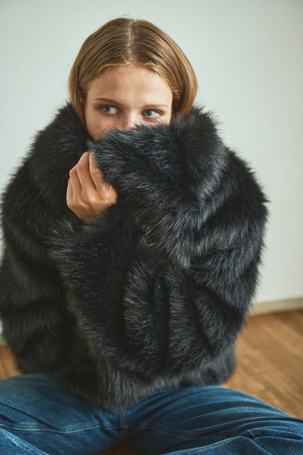 Elisa Faux Fur Coat <br>-BLK-