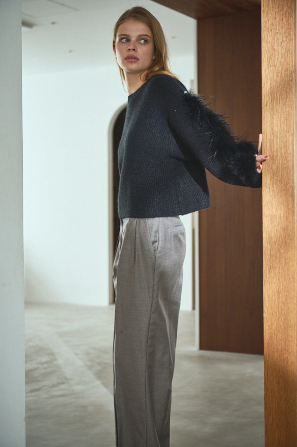 Adona Feather Knit Pullover <br> -BLK-