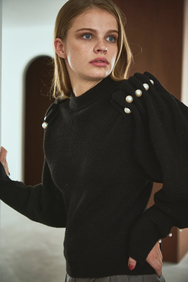 Pearl Crew neck Slash-sleeve sweater  <br> -BLK-