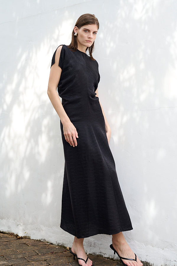 Dion Pleated Dress <br>-BLK-