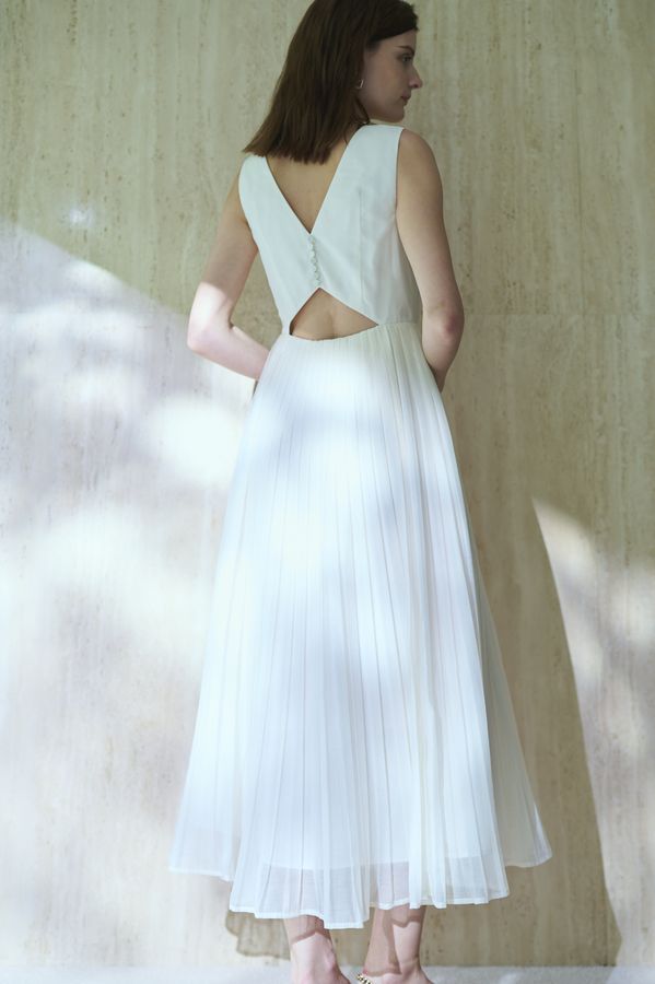 Jazmin Pleaded Dress   <br> -White-