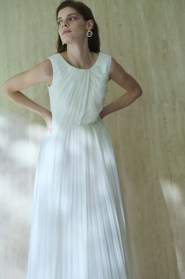 Jazmin Pleaded Dress   <br> -White-