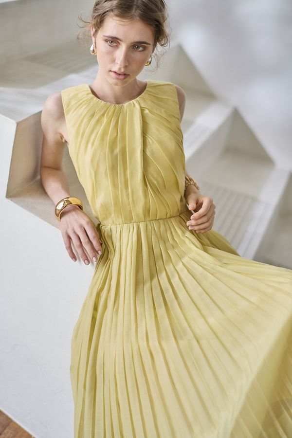 Jazmin Pleaded Dress   <br> -Yellow-