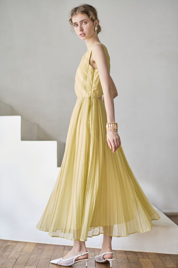 Jazmin Pleaded Dress   <br> -Yellow-
