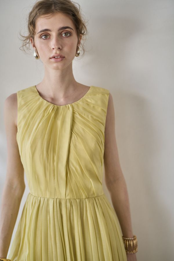 Jazmin Pleaded Dress   <br> -Yellow-