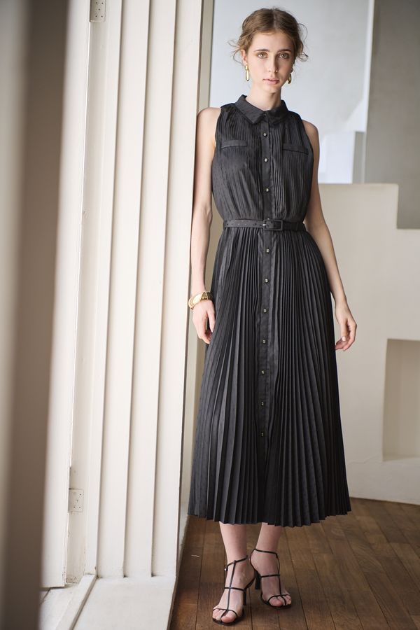 Miranda Pleated Dress<br> -Black-