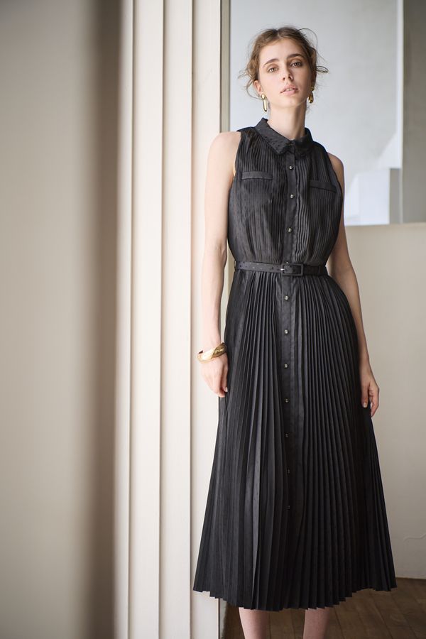 Miranda Pleated Dress<br> -Black-
