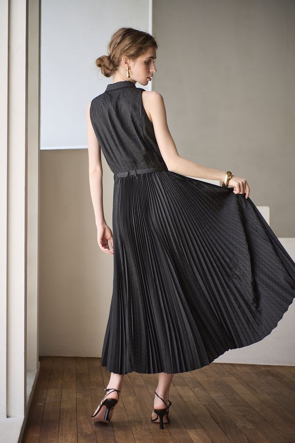 Miranda Pleated Dress<br> -Black-