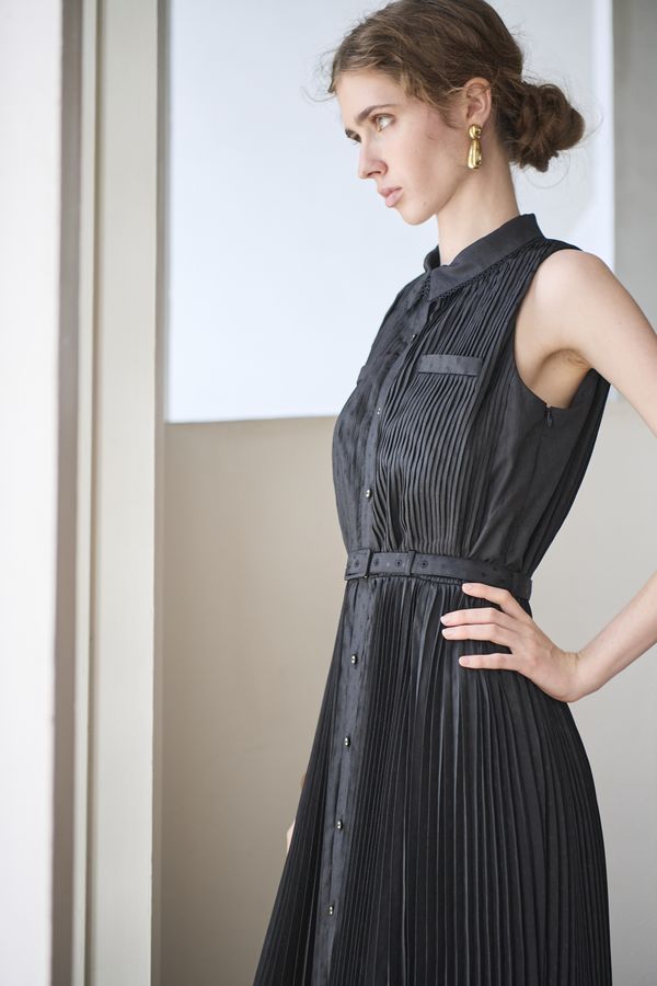 Miranda Pleated Dress<br> -Black-