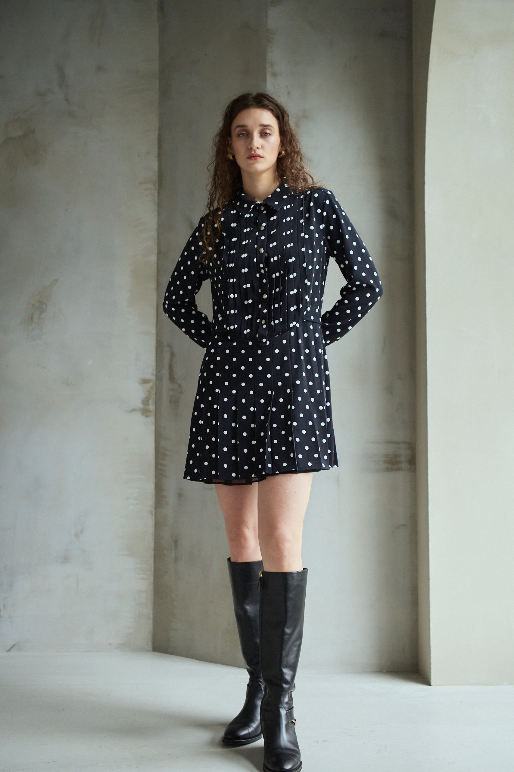 Diora Pleated Dress <br>-Dot.black-