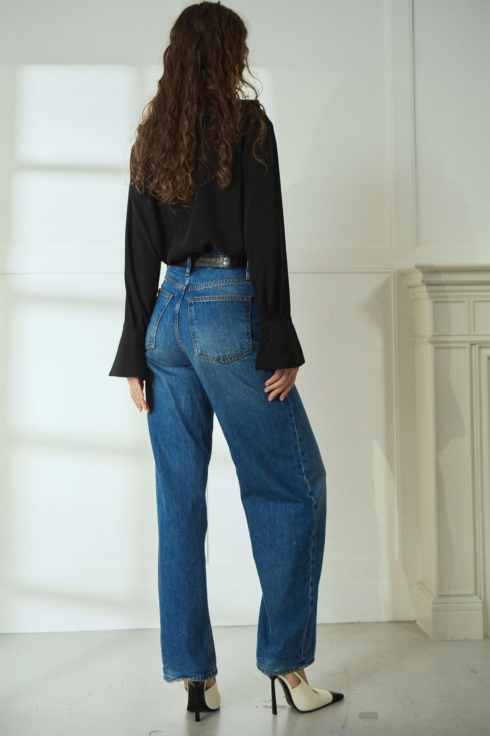 Becca Ruffled Blouse<br>-Black-