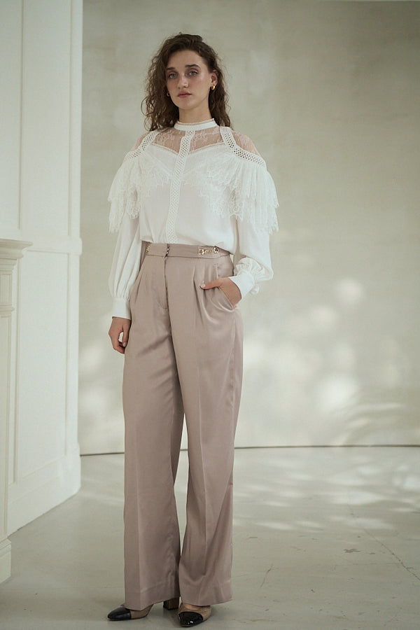 Oliviela Lace Blouse <br>-Off white-