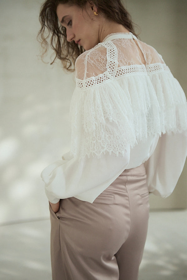 Oliviela Lace Blouse <br>-Off white-