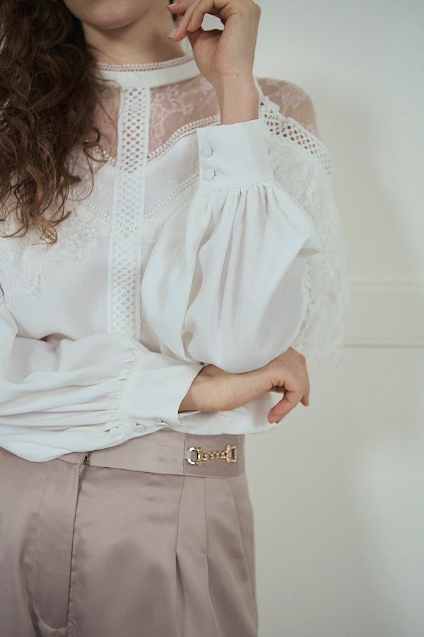 Oliviela Lace Blouse <br>-Off white-