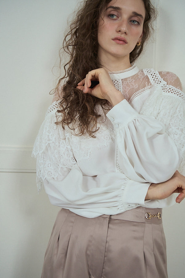 Oliviela Lace Blouse <br>-Off white-