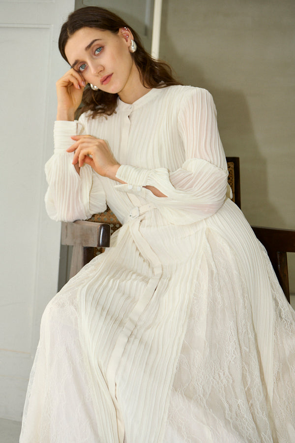 Pre-order<br>Alyssa Pleaded Long Dress <br>-Off white-