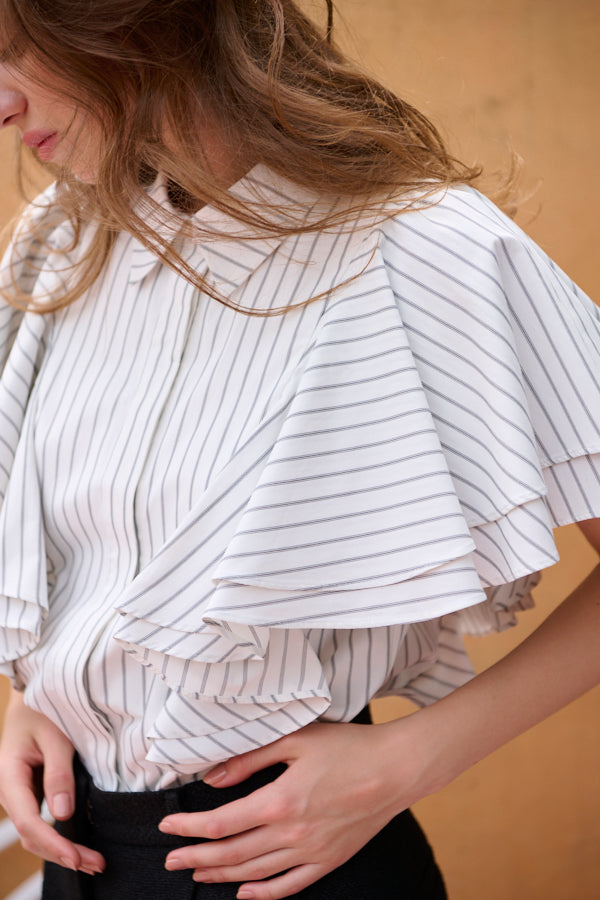 Pia Ruffled Blouse -WHT×blk.st-