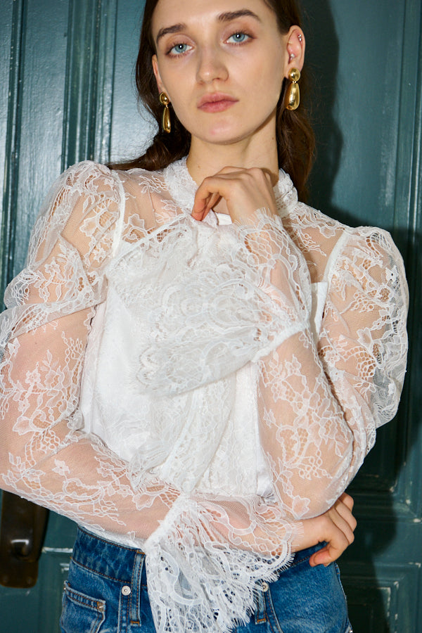 Cassia Lace Bow Blouce <br>-White-