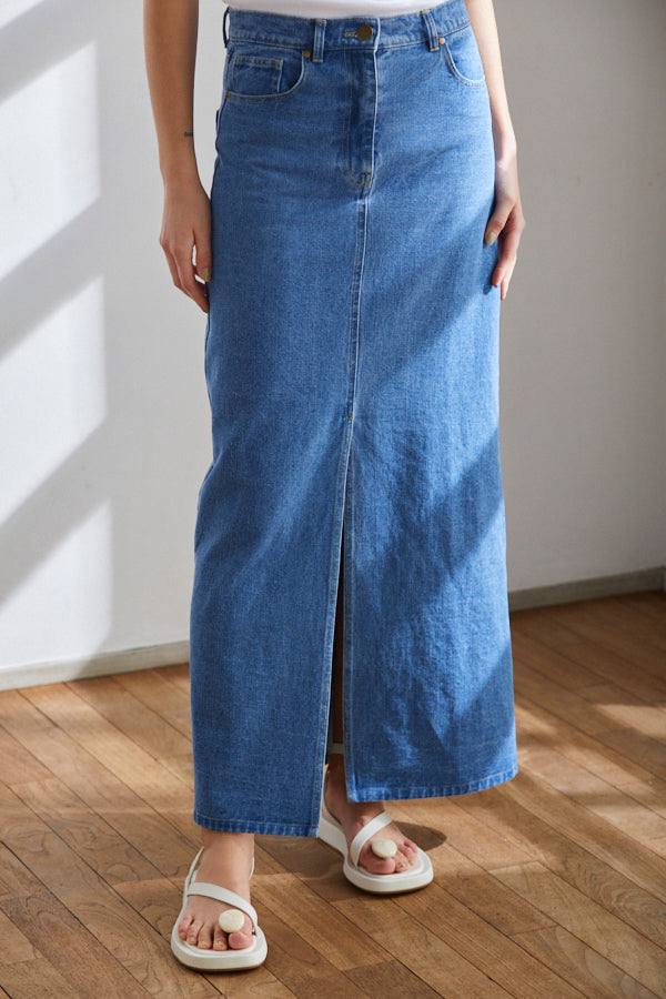 Kate Denim Long Skirt <br> -BLU-