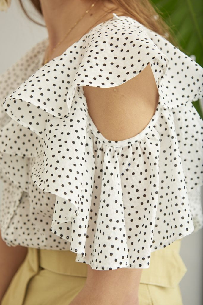 Cold Shoulder Dot Blouse <br> -WHT dot-