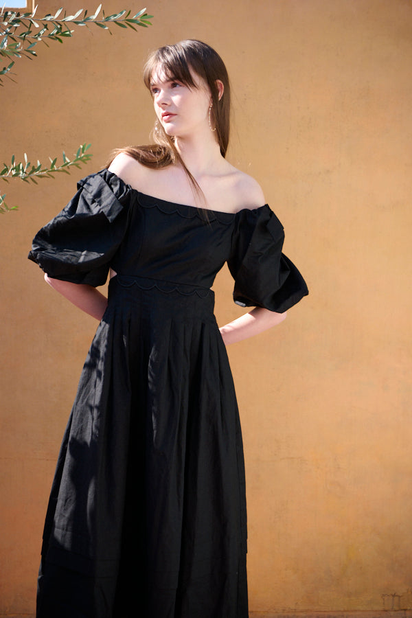 Sweetheart Linen Long Dress<br> -BLK-