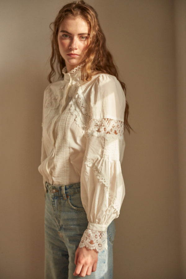 Bibi Lace-trimmed Blouse <br> -WHT-