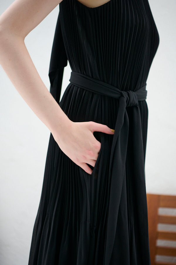 Agnes Pleated Long Dress <br>-BLK-