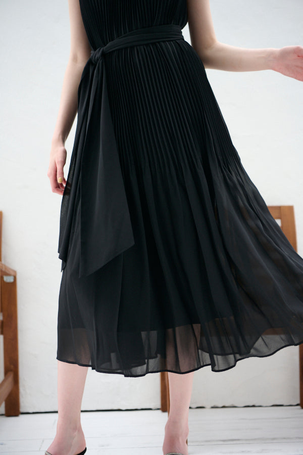 Agnes Pleated Long Dress <br>-BLK-